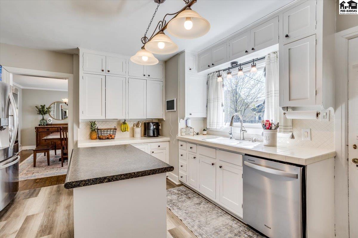 9 Crescent Boulevard Hutchinson KS 67502