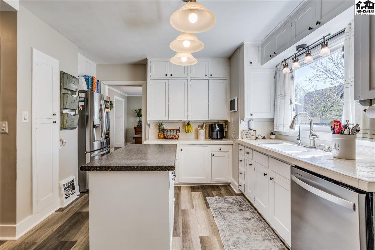 9 Crescent Boulevard Hutchinson KS 67502