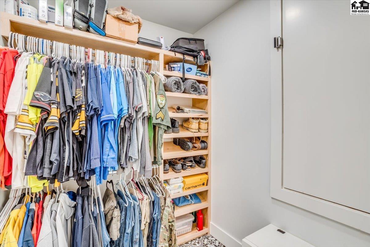 9 Crescent Boulevard Hutchinson KS 67502