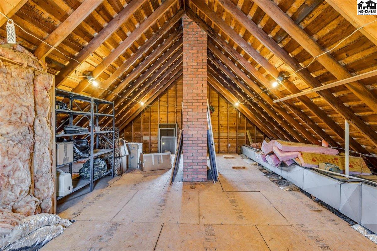 9 Crescent Boulevard Hutchinson KS 67502