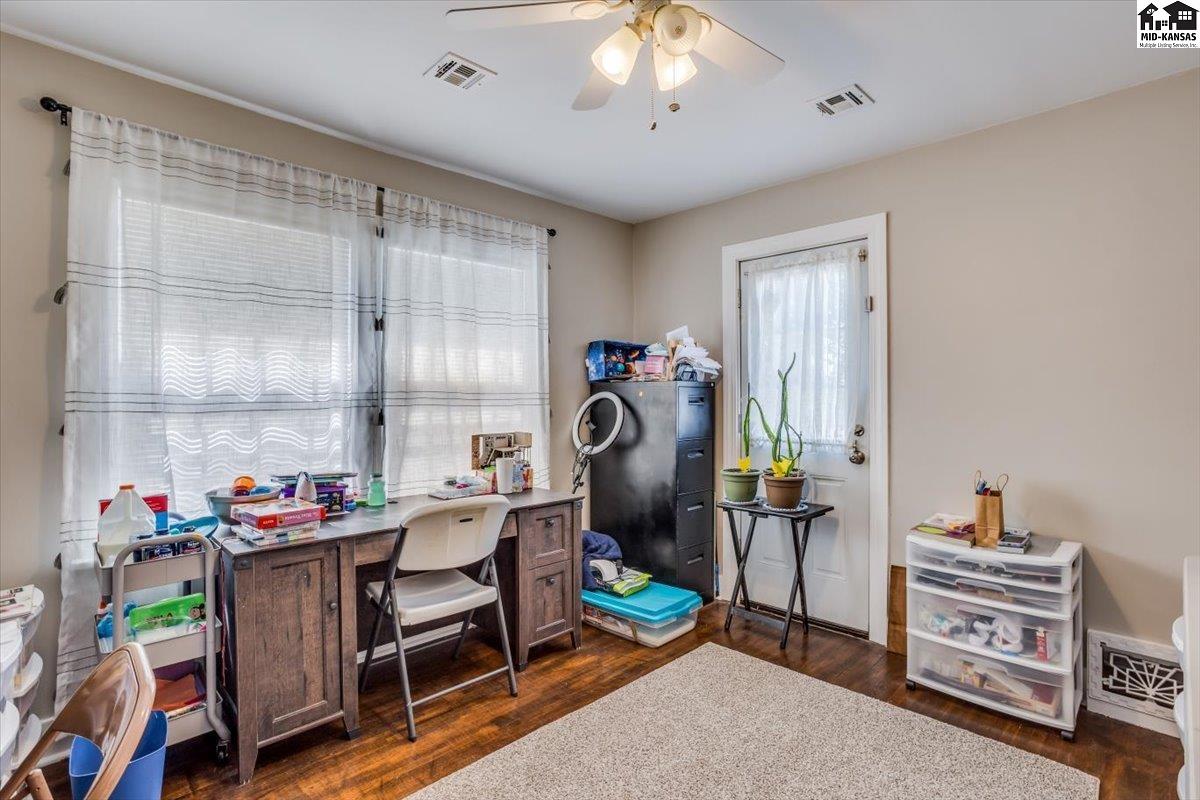 9 Crescent Boulevard Hutchinson KS 67502