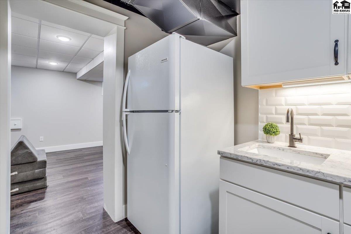 9 Crescent Boulevard Hutchinson KS 67502