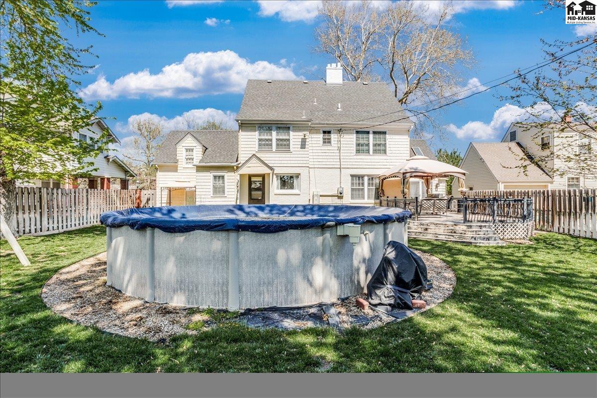 9 Crescent Boulevard Hutchinson KS 67502