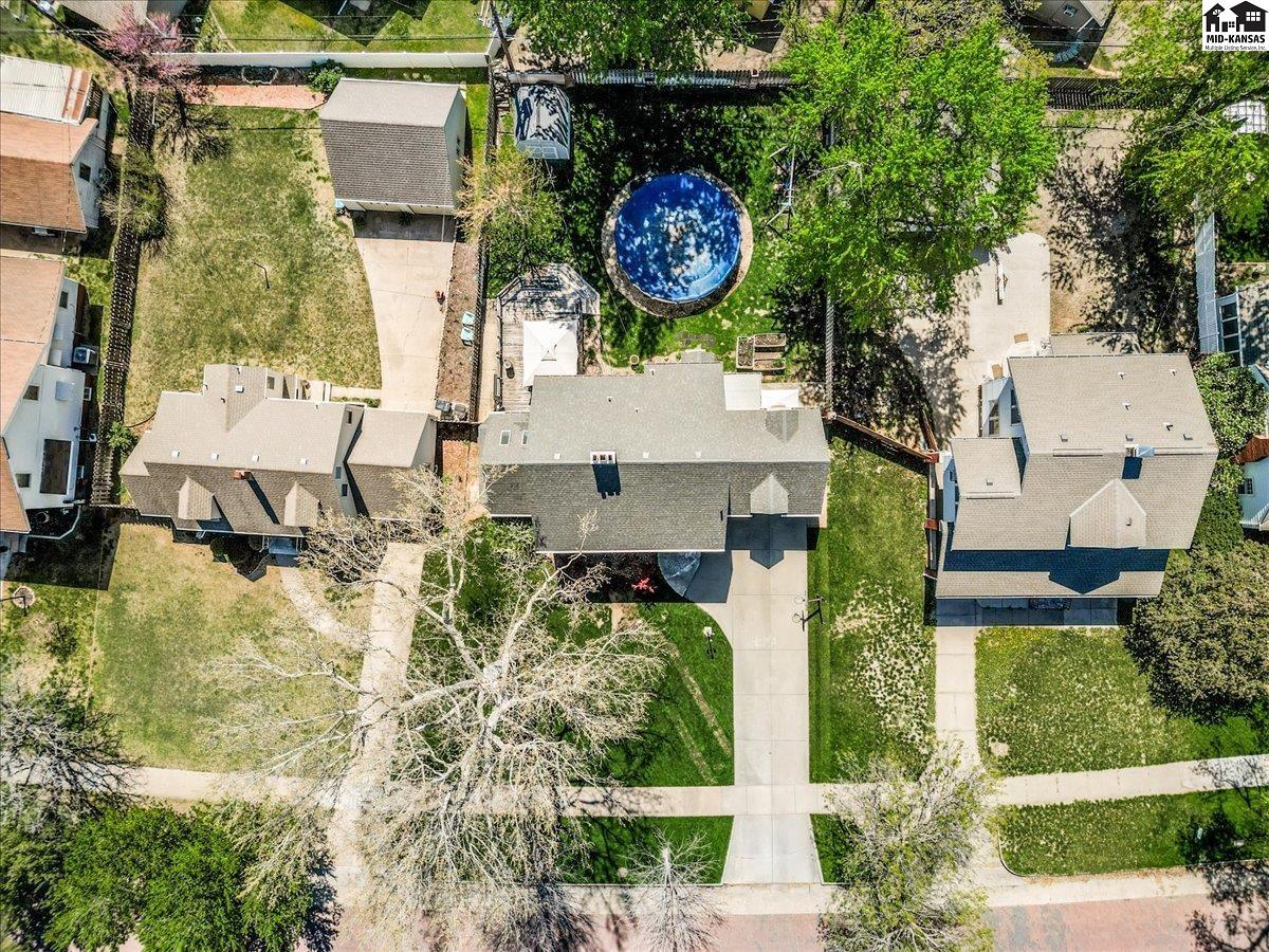 9 Crescent Boulevard Hutchinson KS 67502