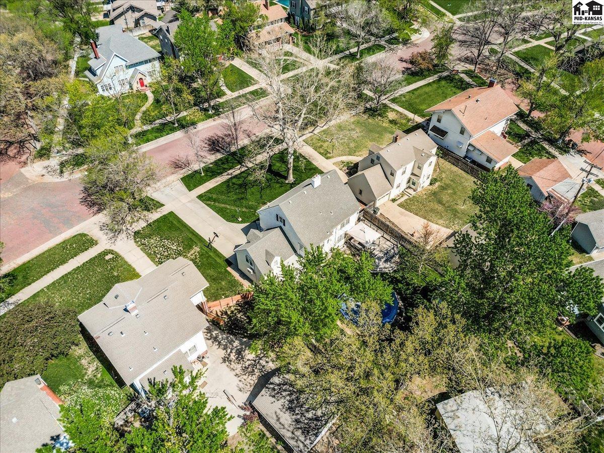 9 Crescent Boulevard Hutchinson KS 67502