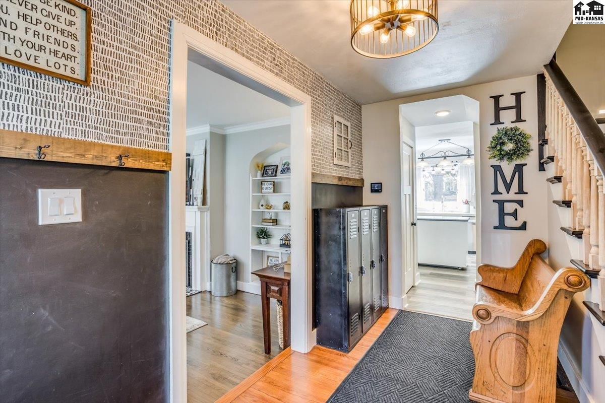 9 Crescent Boulevard Hutchinson KS 67502