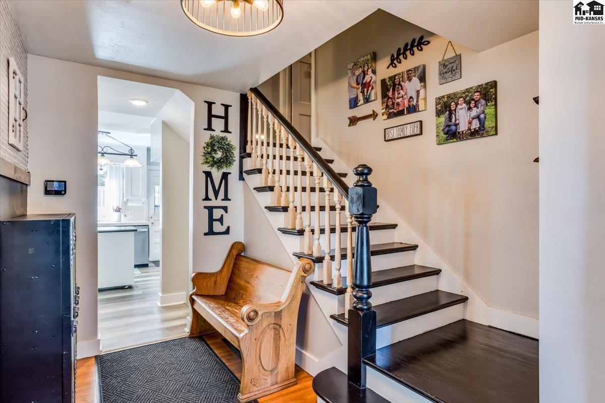 9 Crescent Boulevard Hutchinson KS 67502