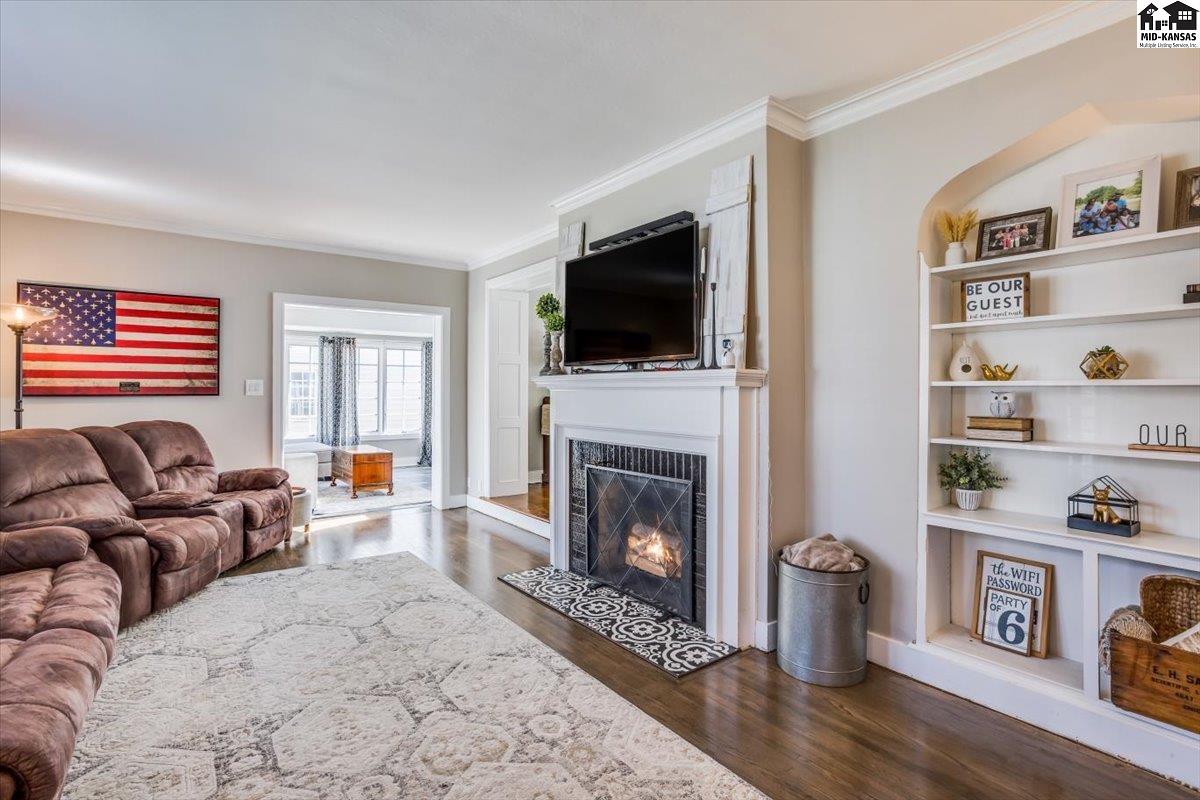 9 Crescent Boulevard Hutchinson KS 67502