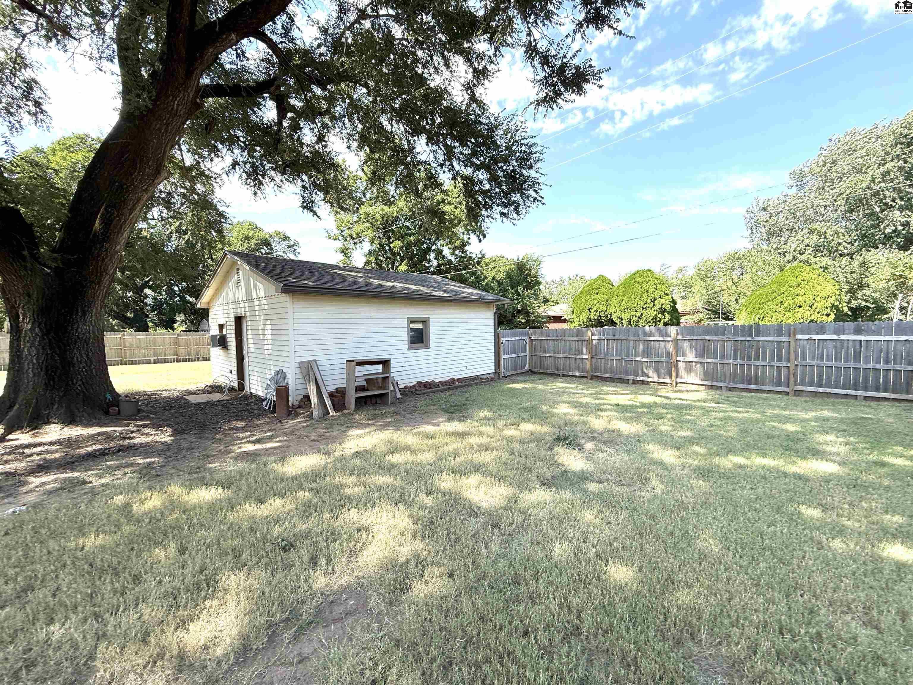 416 N Pennsylvania Avenue Anthony KS 67003