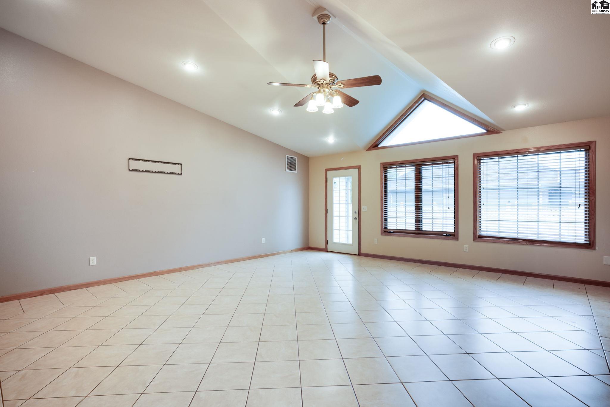 611 E 41st Avenue Hutchinson KS 67502