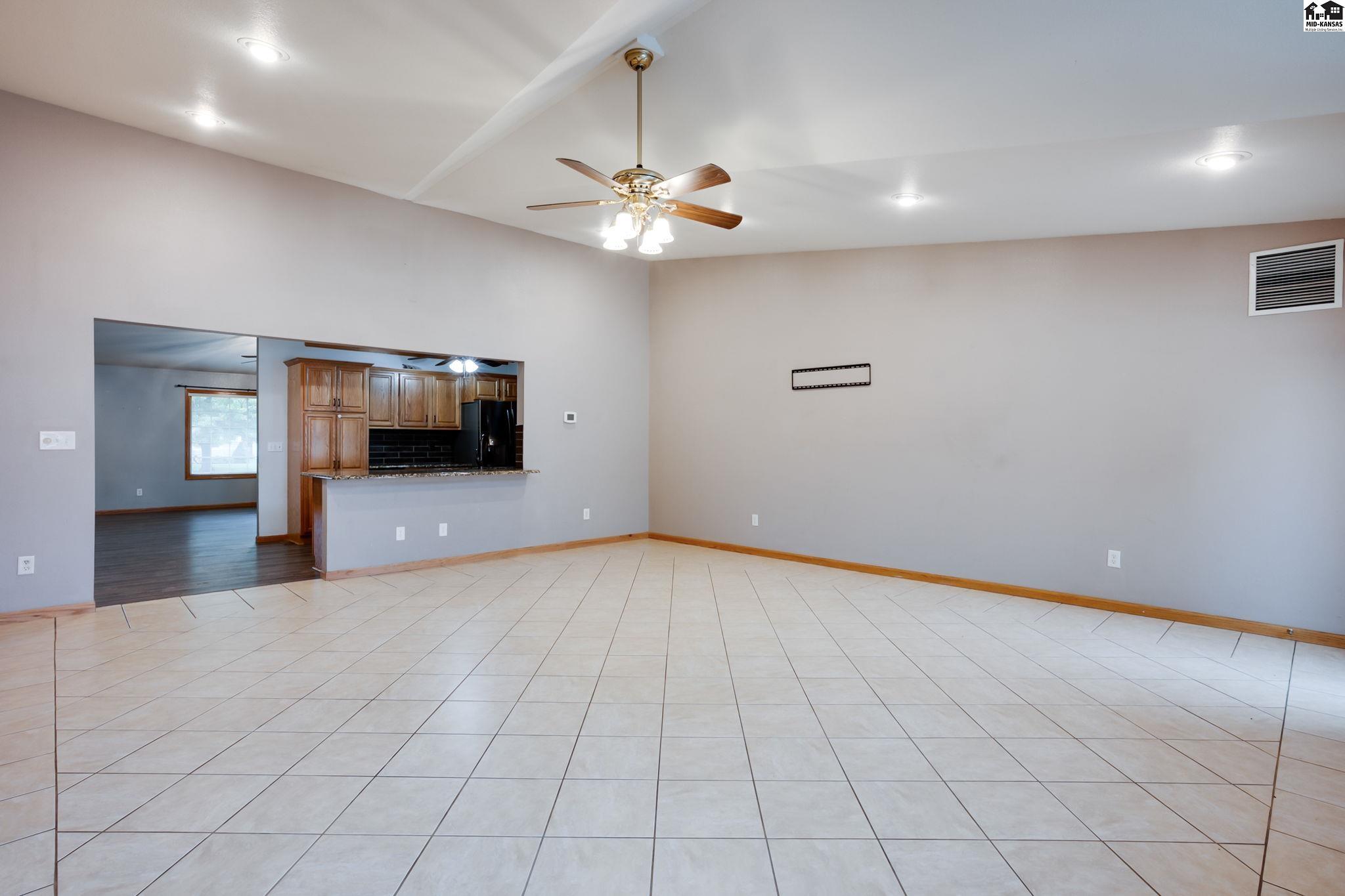 611 E 41st Avenue Hutchinson KS 67502