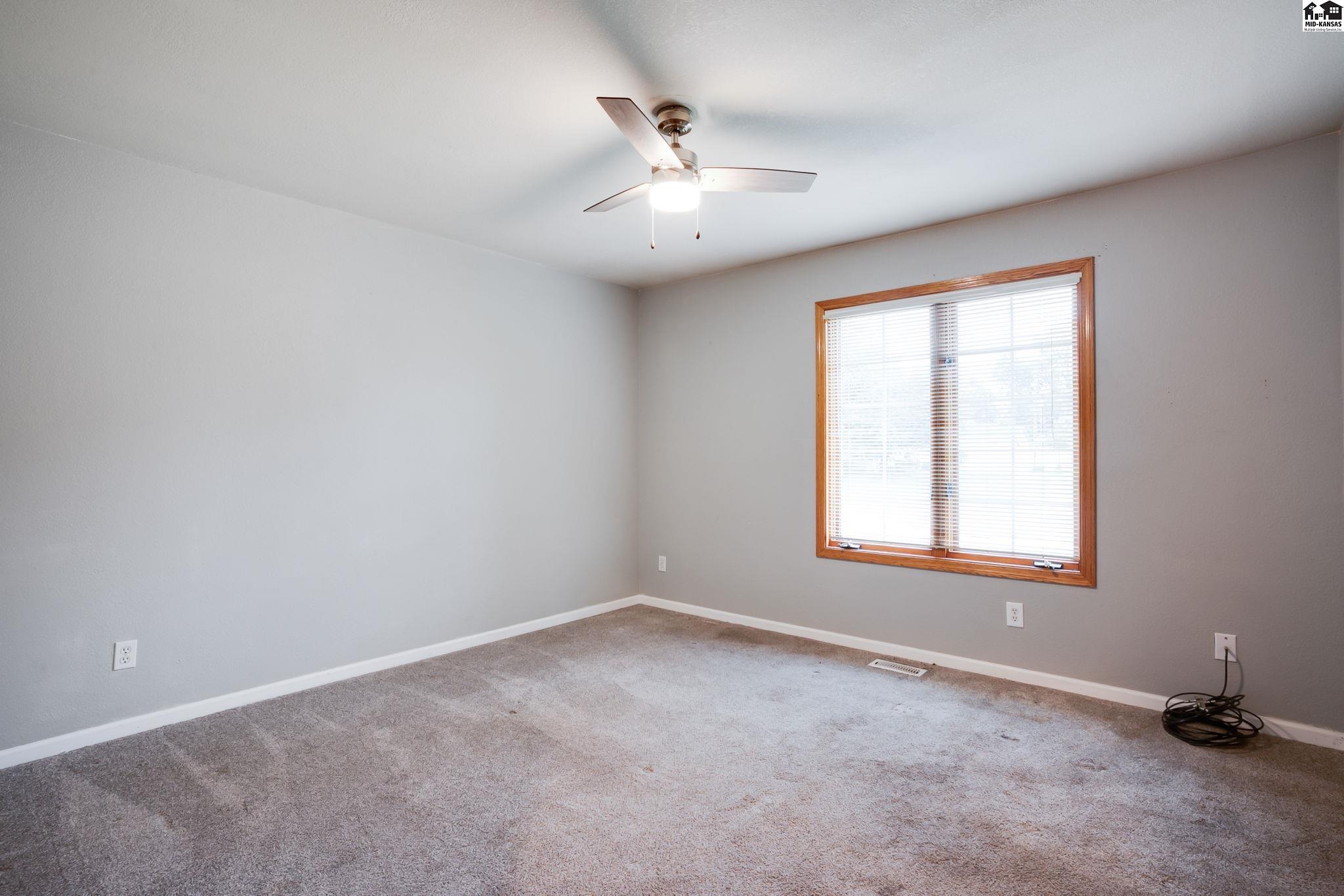 611 E 41st Avenue Hutchinson KS 67502