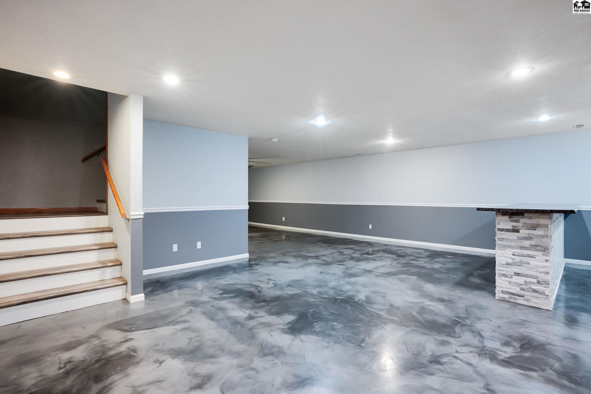 611 E 41st Avenue Hutchinson KS 67502