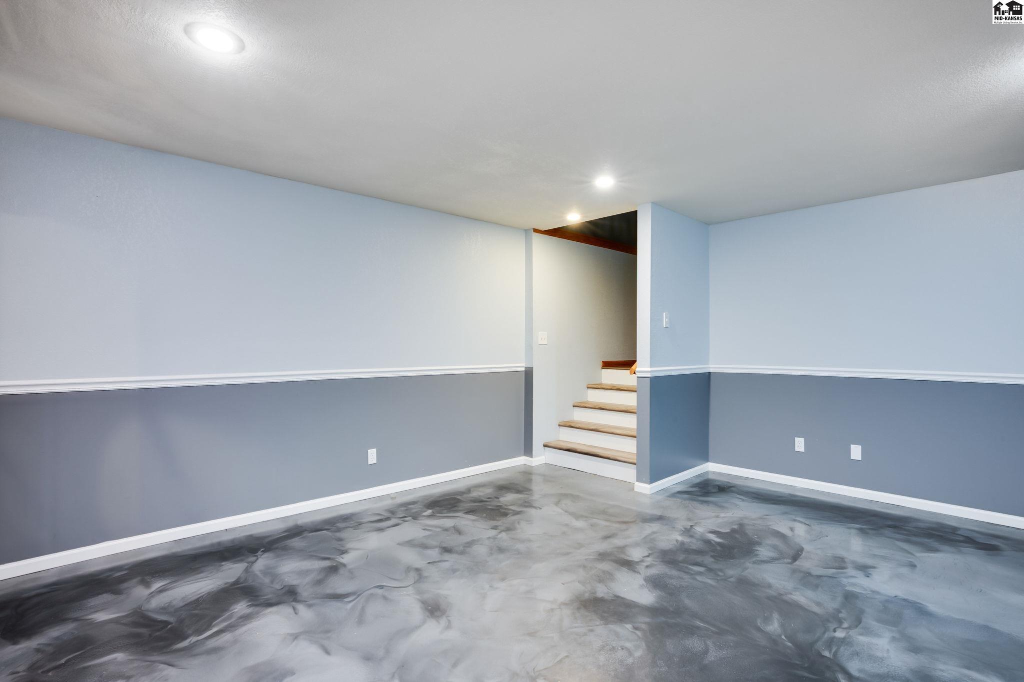 611 E 41st Avenue Hutchinson KS 67502