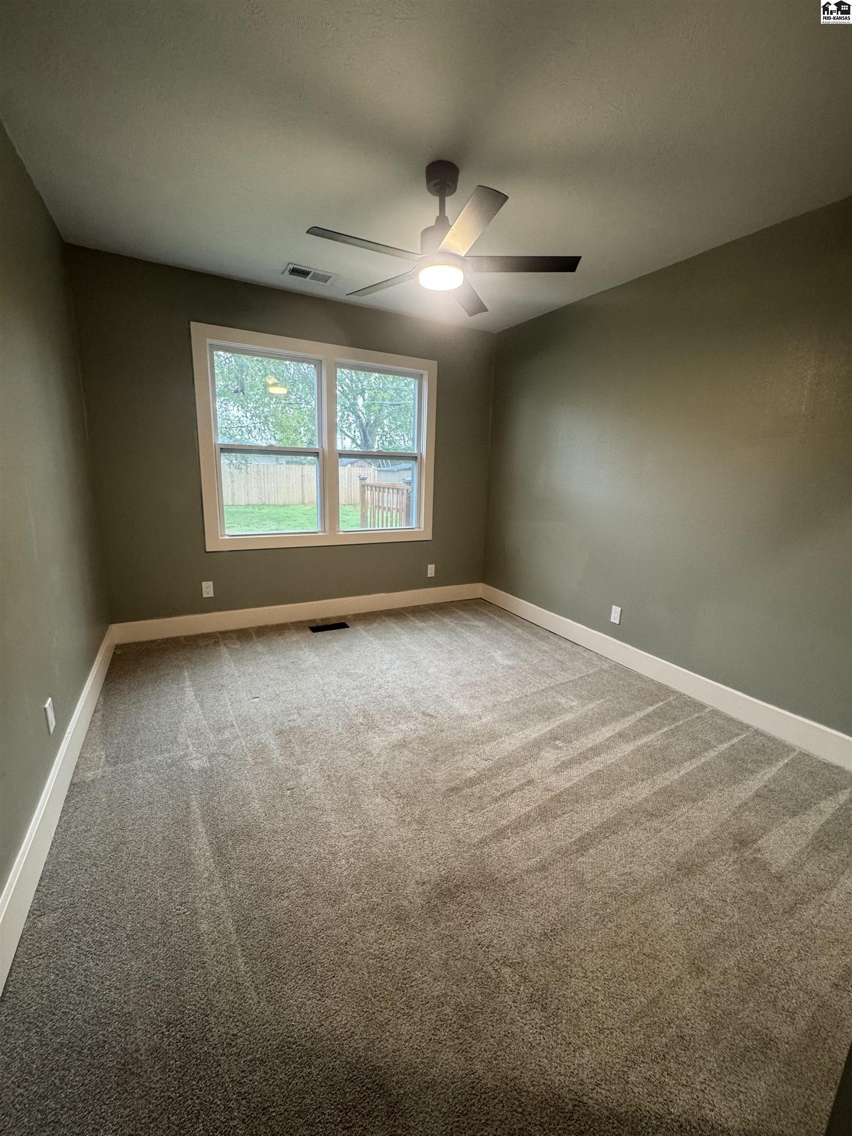 1613 O'daniel Street Hutchinson KS 67501