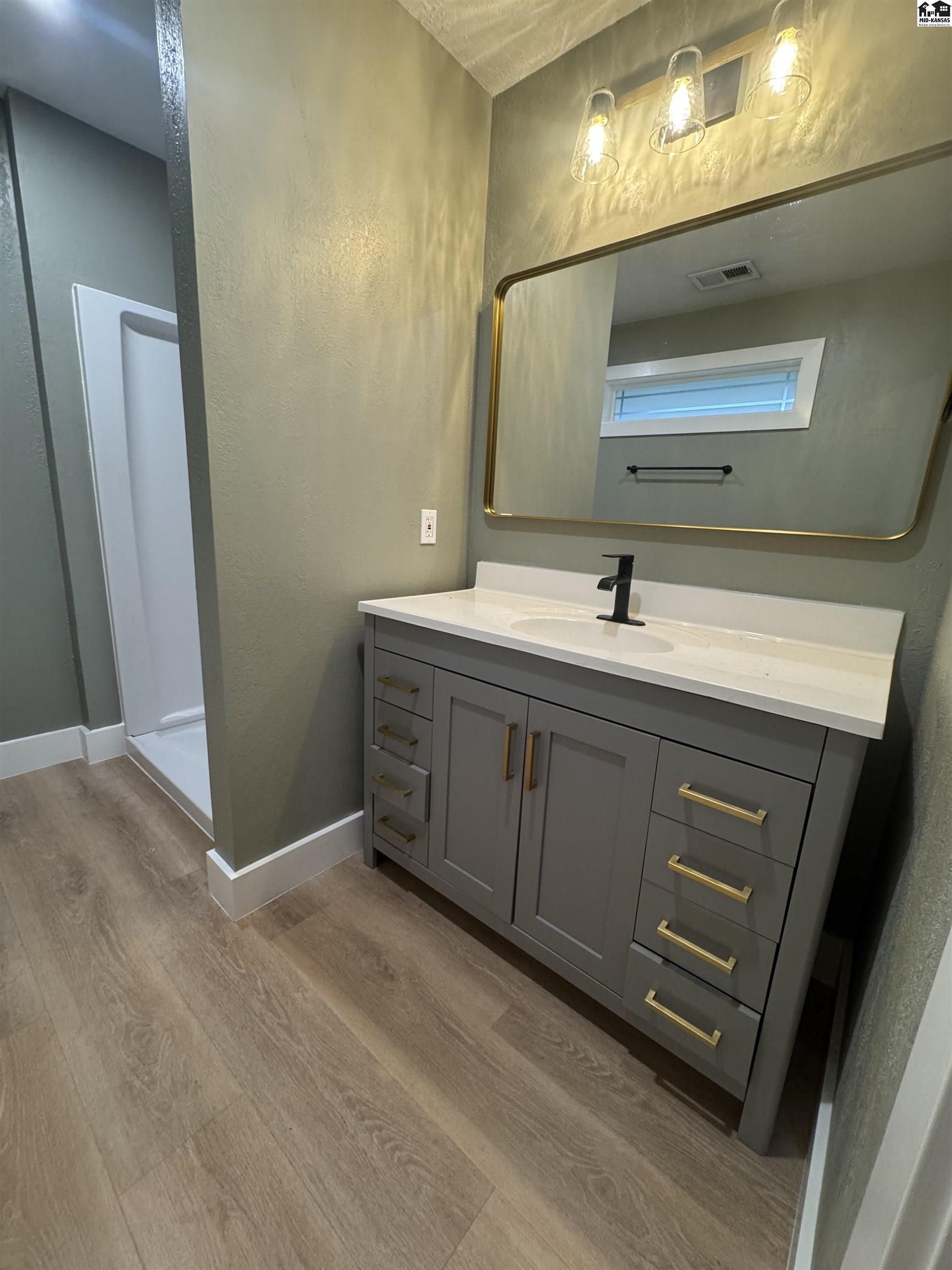 1613 O'daniel Street Hutchinson KS 67501