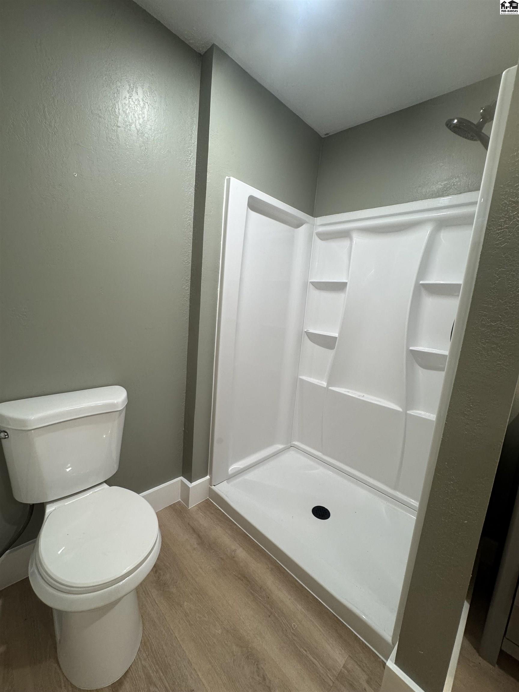 1613 O'daniel Street Hutchinson KS 67501