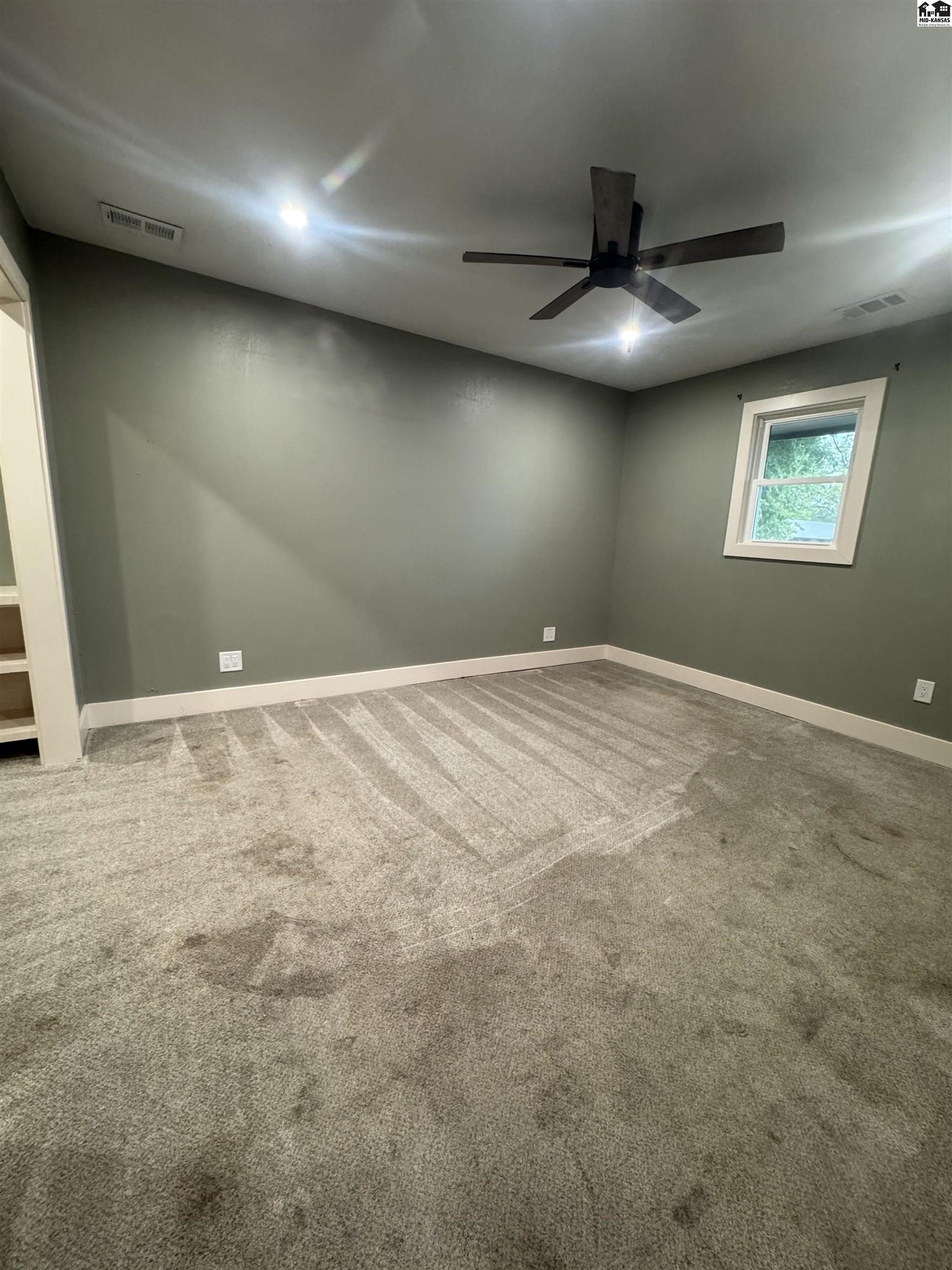 1613 O'daniel Street Hutchinson KS 67501