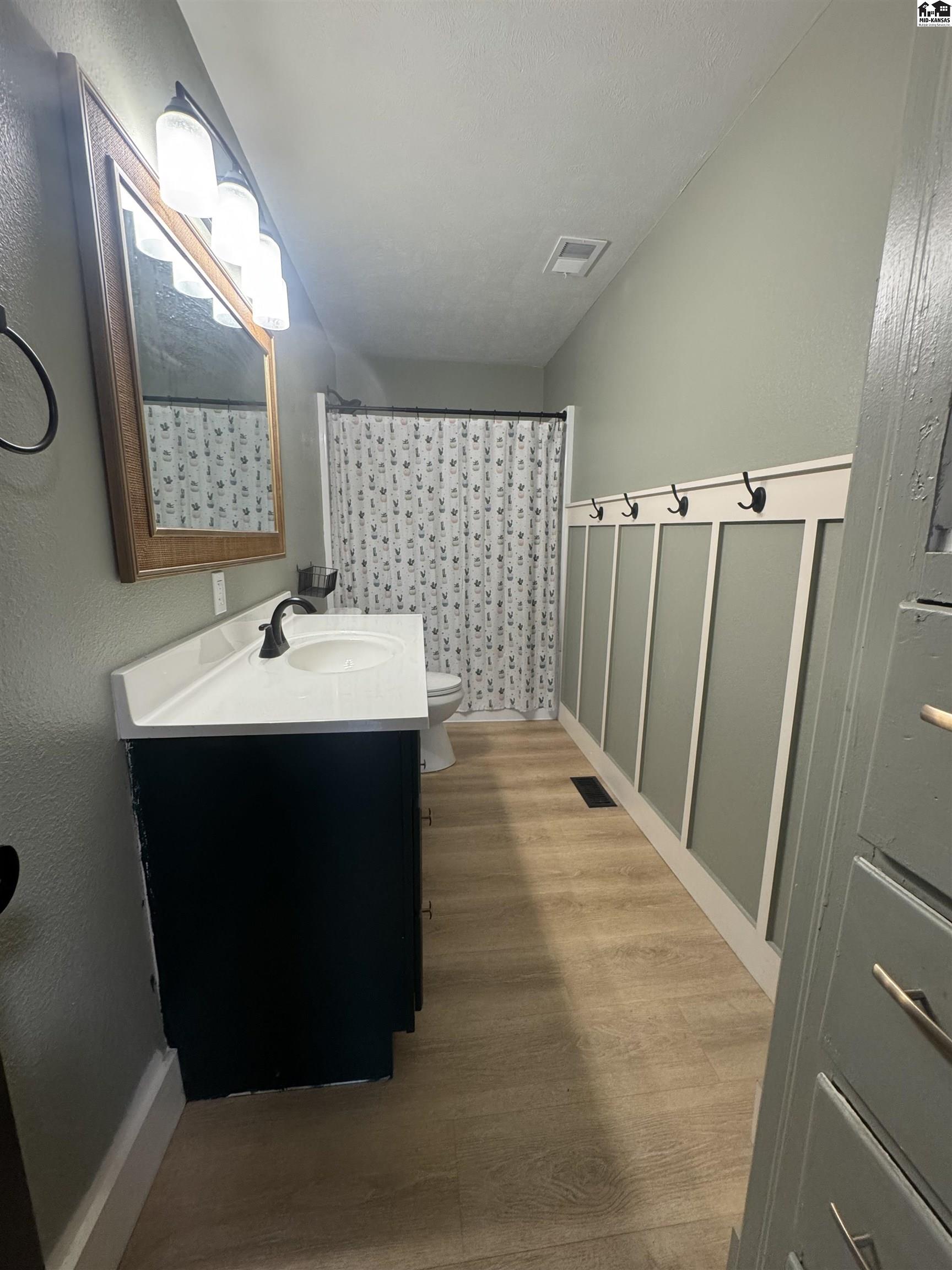 1613 O'daniel Street Hutchinson KS 67501