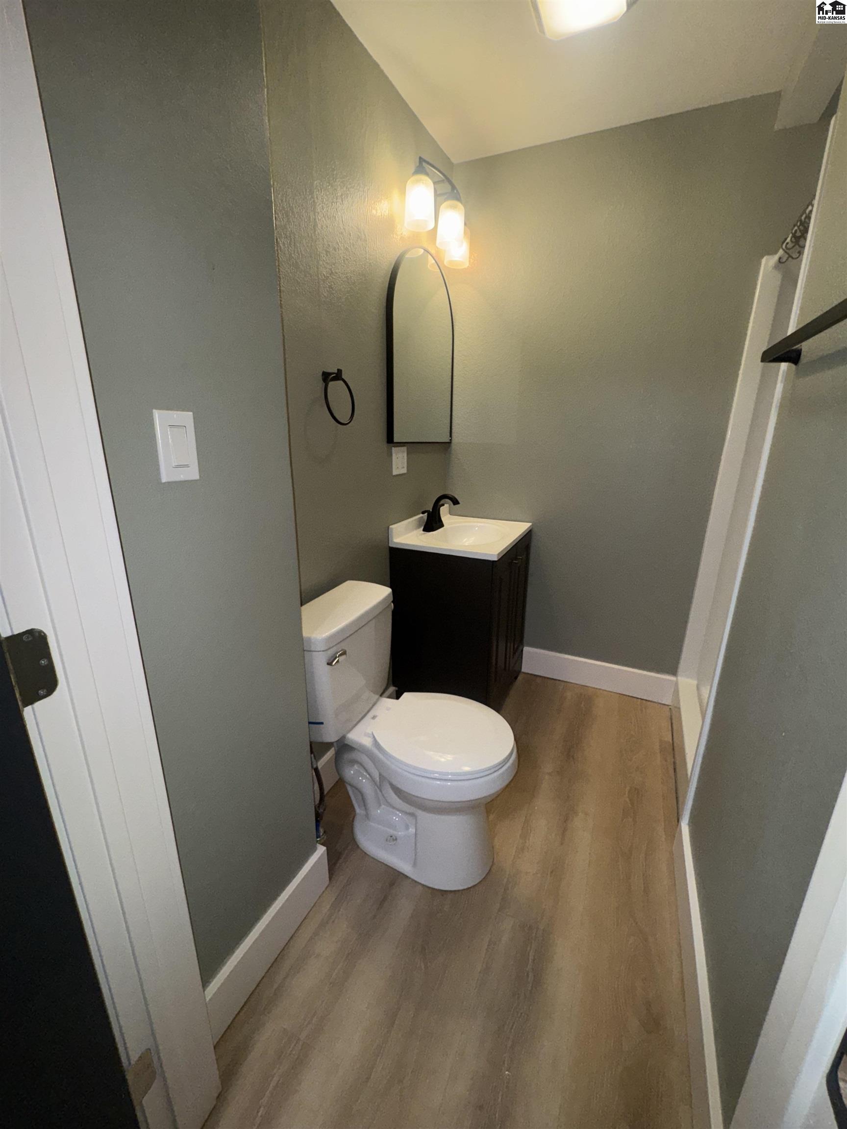 1613 O'daniel Street Hutchinson KS 67501