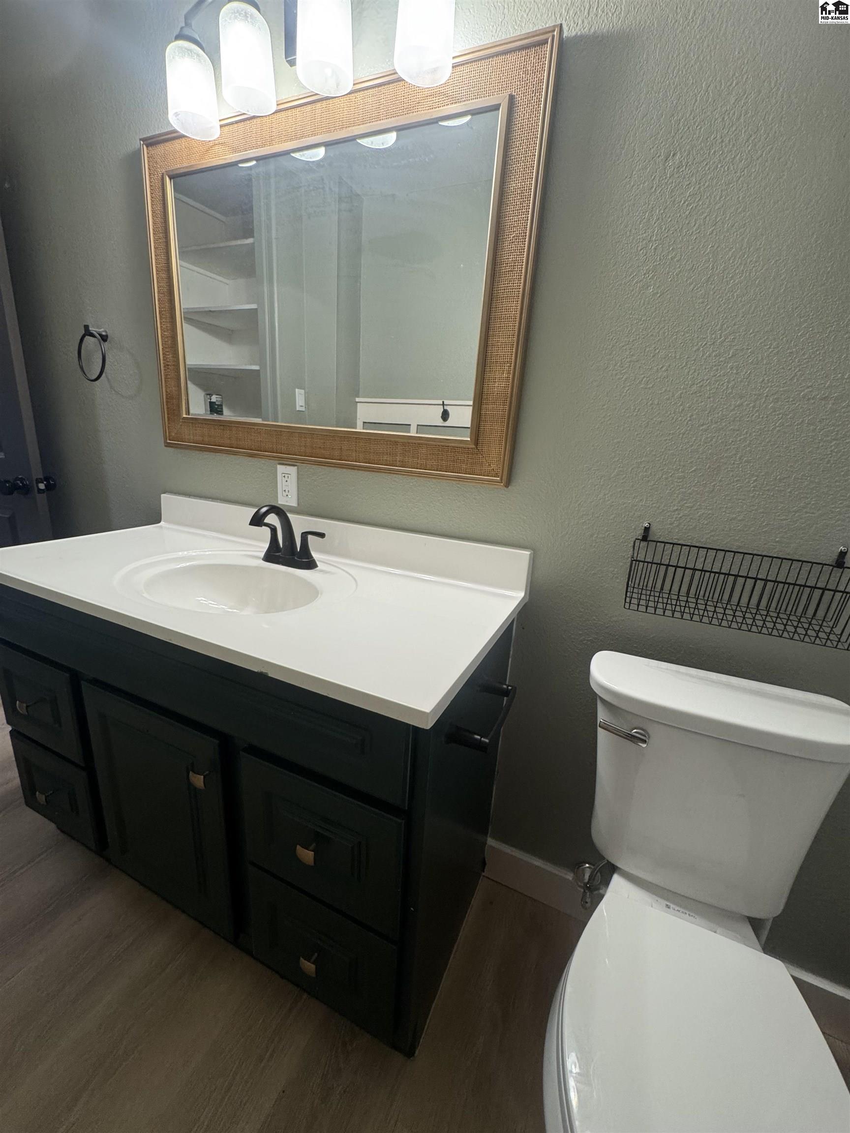 1613 O'daniel Street Hutchinson KS 67501