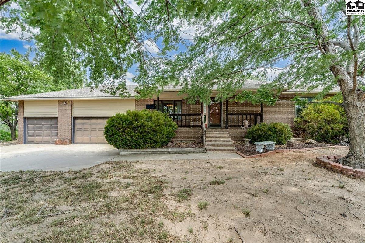 9202 N Plum Street Hutchinson KS 67502