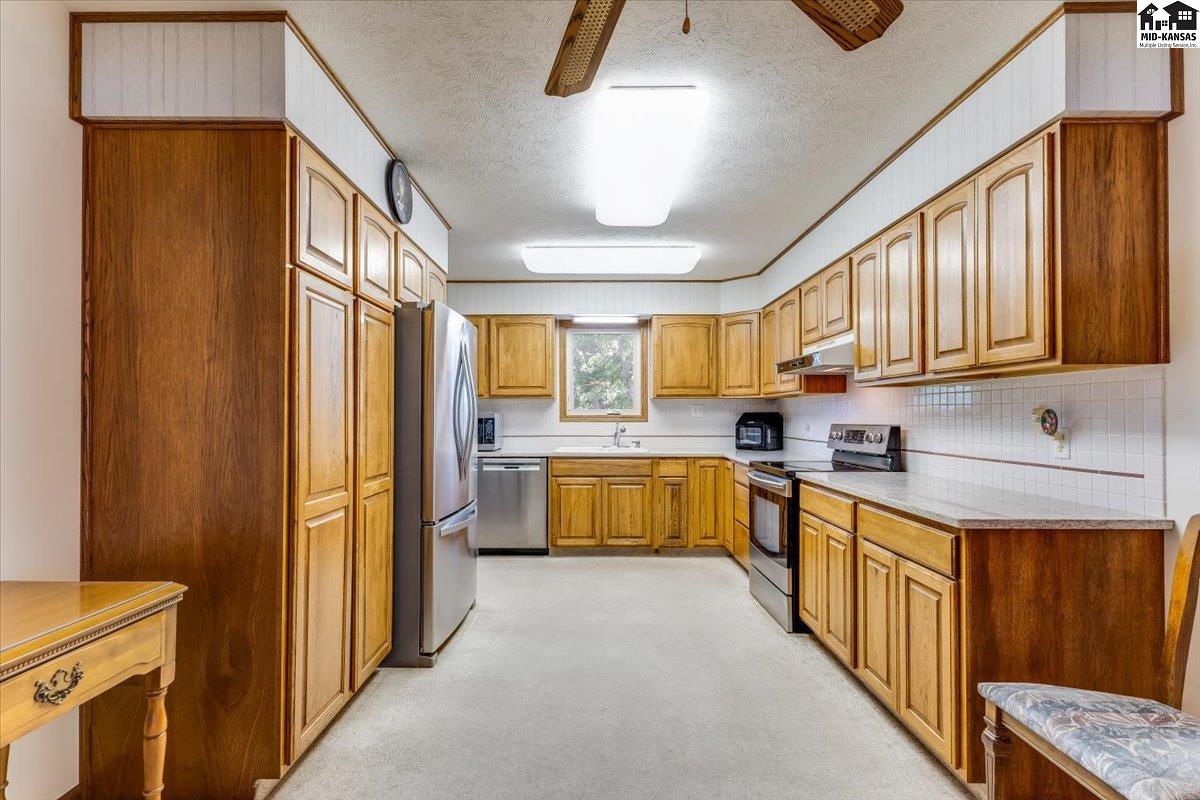9202 N Plum Street Hutchinson KS 67502