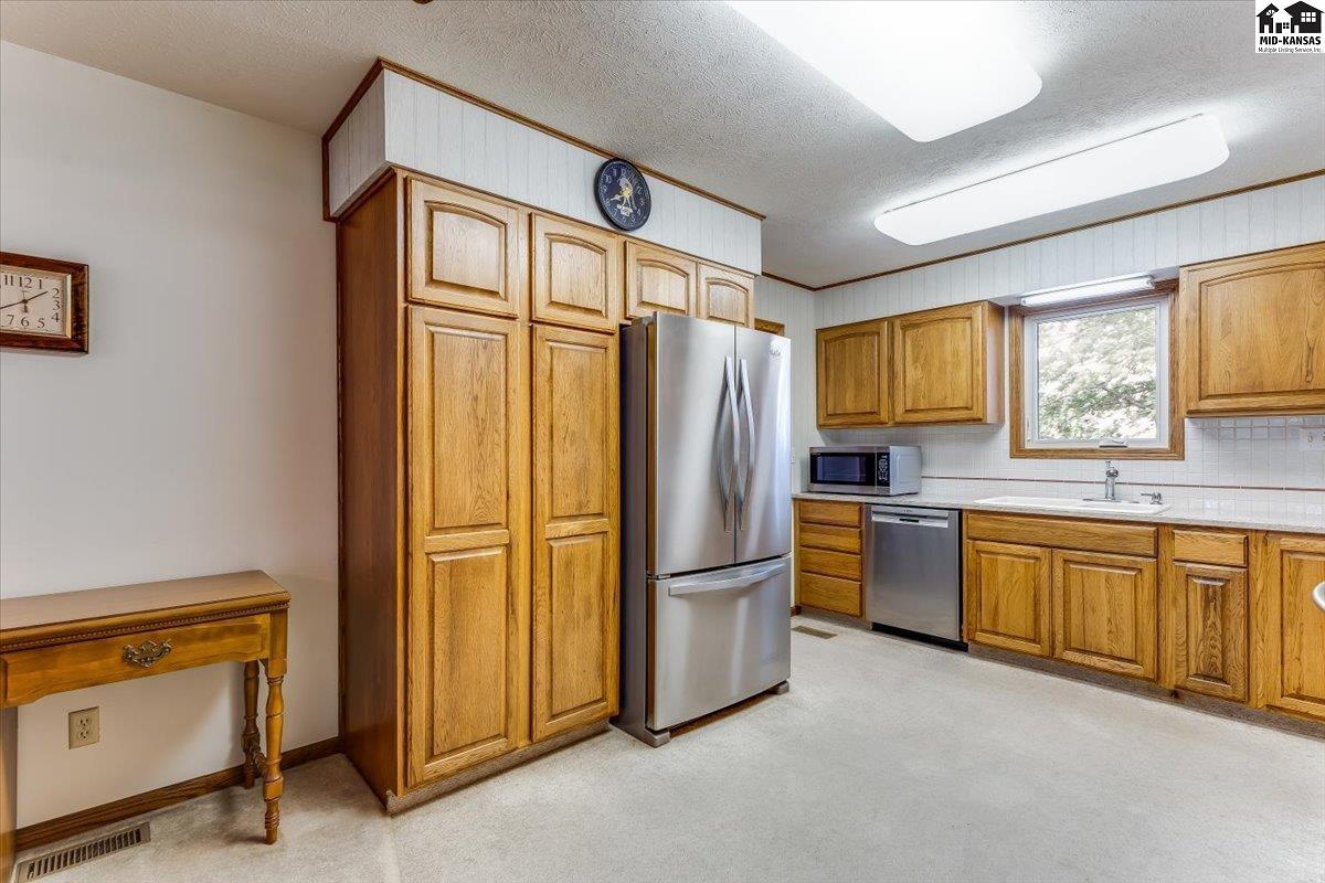 9202 N Plum Street Hutchinson KS 67502