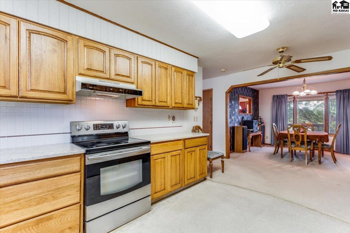 9202 N Plum Street Hutchinson KS 67502