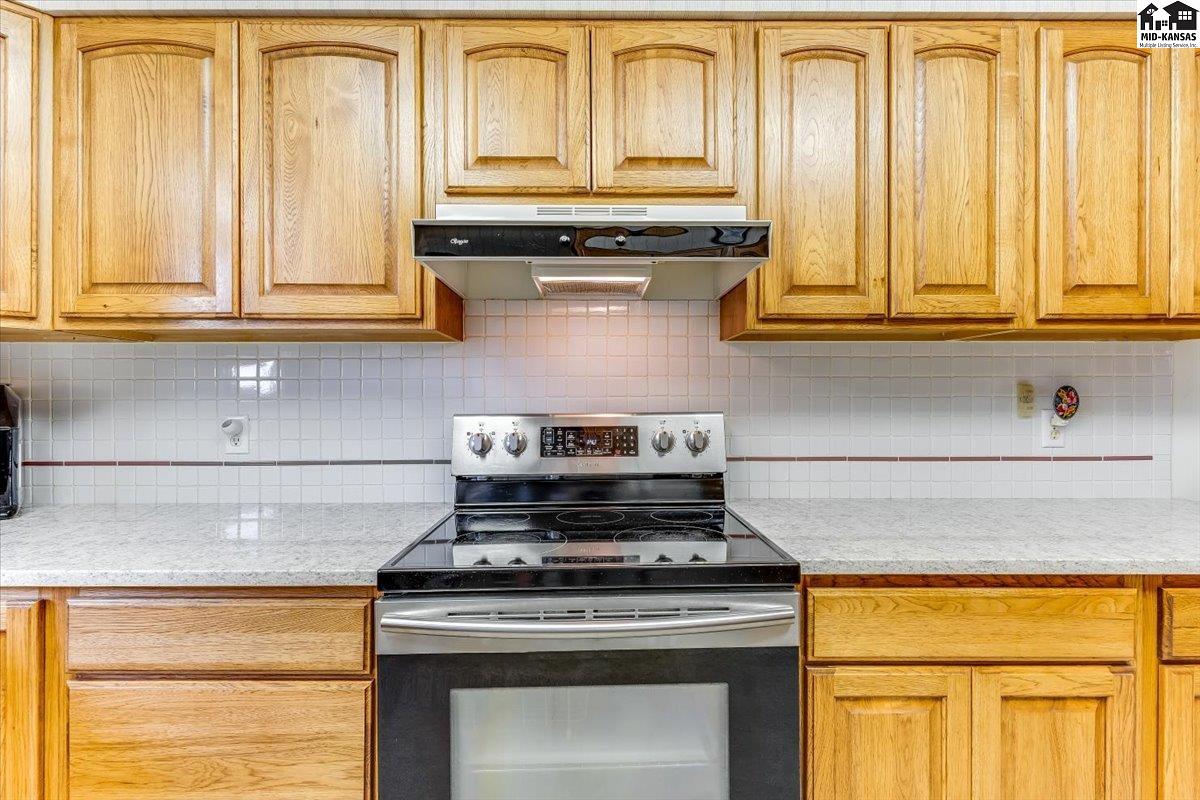9202 N Plum Street Hutchinson KS 67502