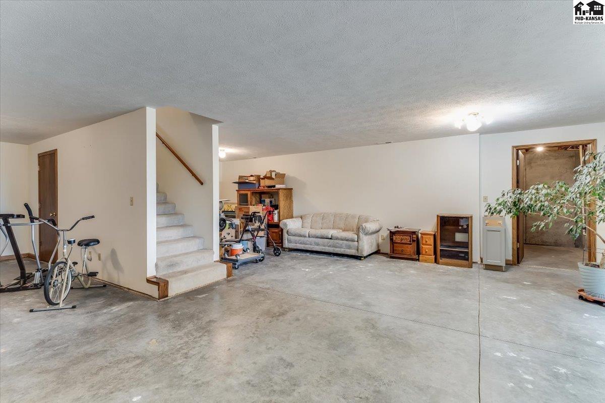 9202 N Plum Street Hutchinson KS 67502