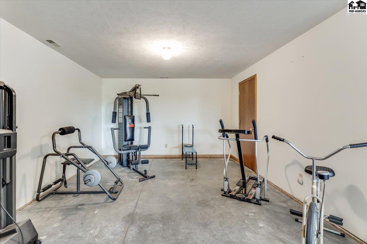 9202 N Plum Street Hutchinson KS 67502