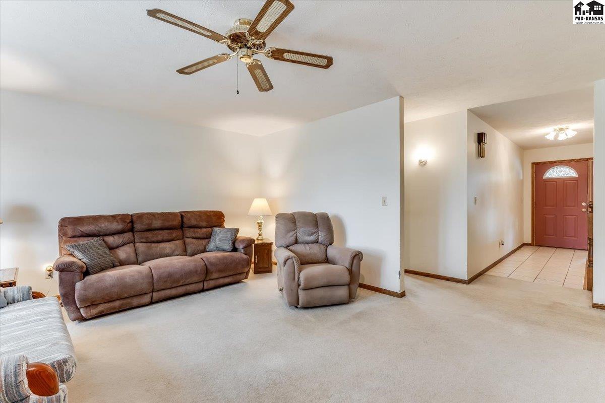 9202 N Plum Street Hutchinson KS 67502