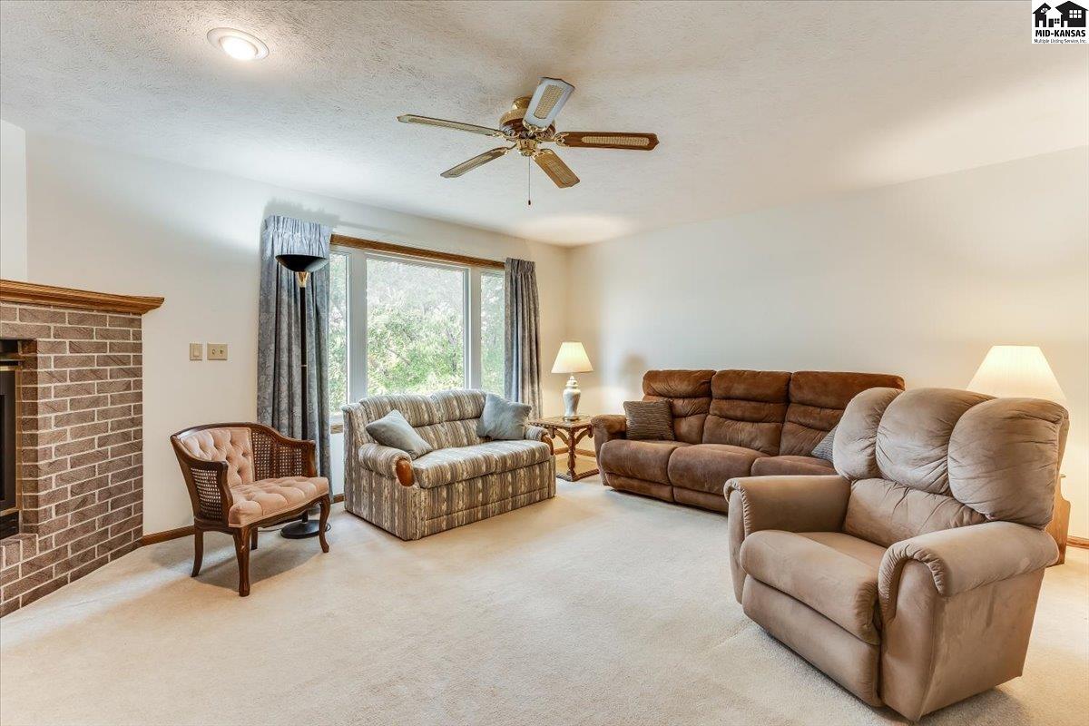 9202 N Plum Street Hutchinson KS 67502