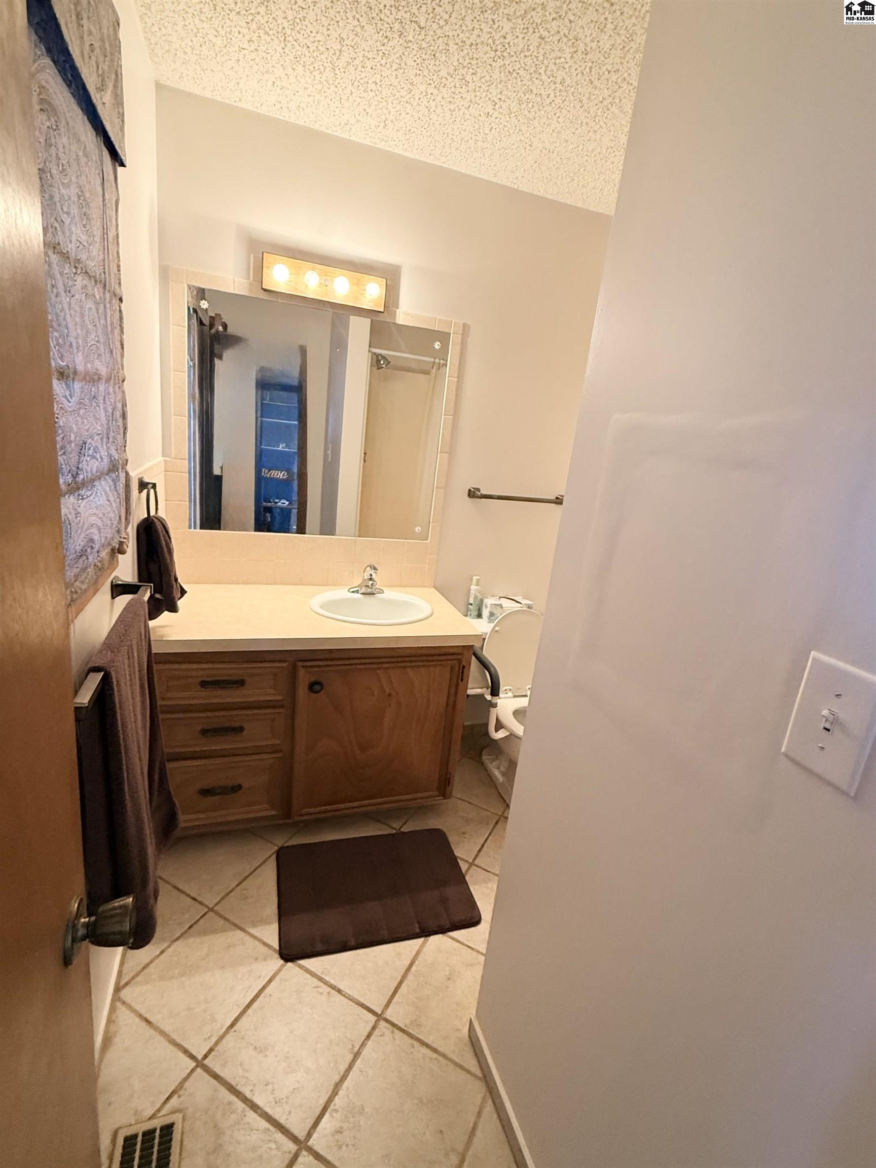 3311 N Severance Street Hutchinson KS 67502