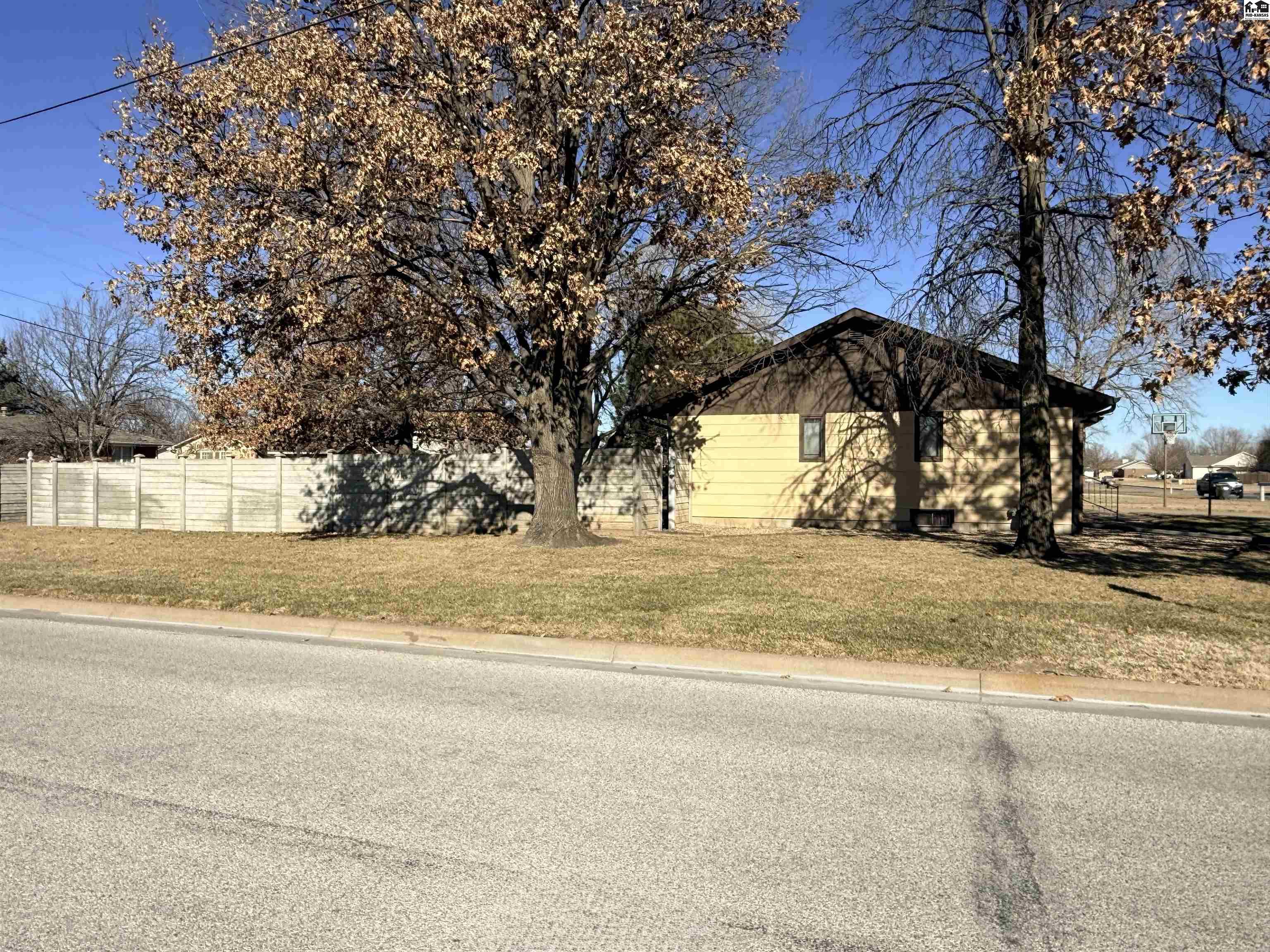 3311 N Severance Street Hutchinson KS 67502