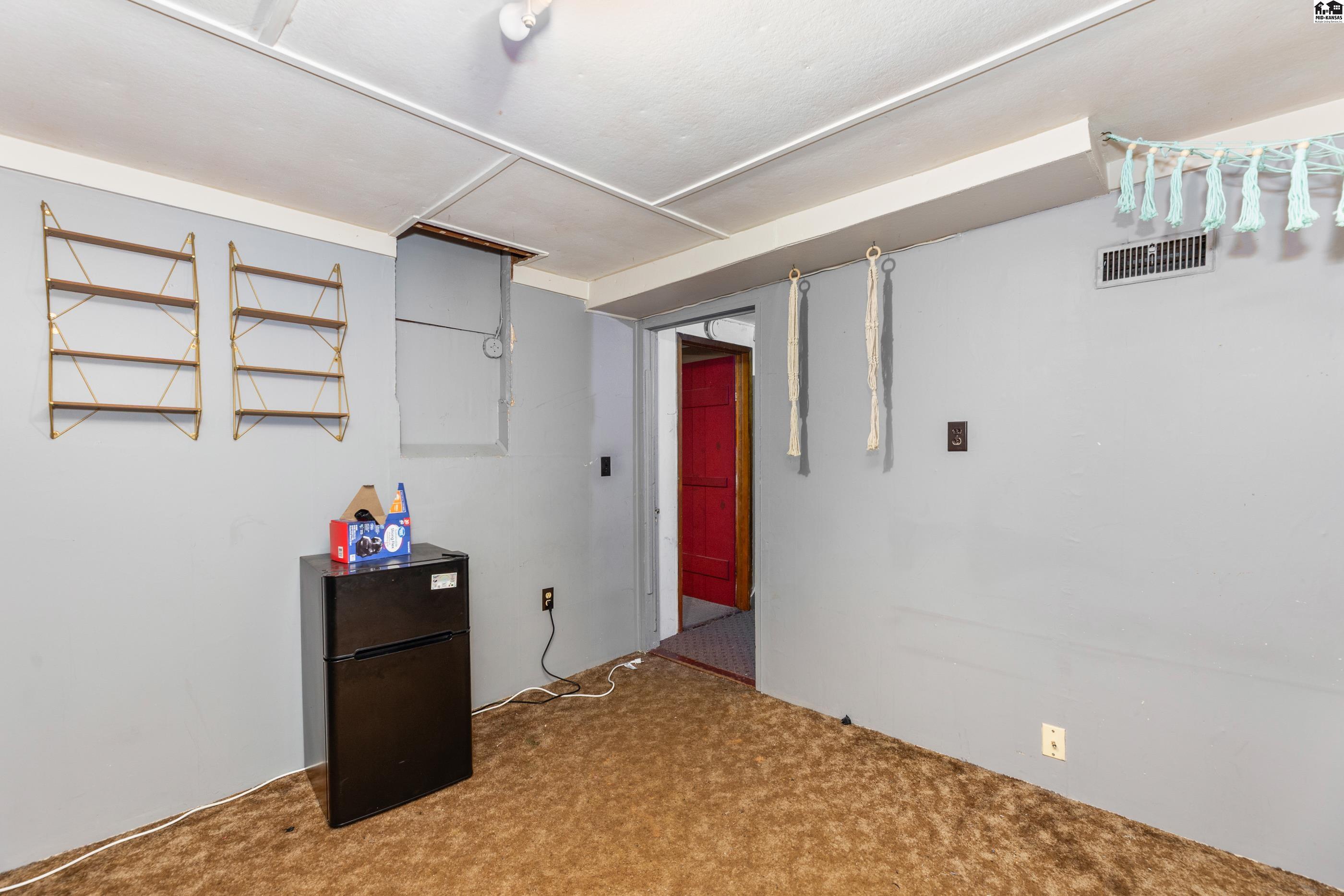 202 W 25th Avenue Hutchinson KS 67052