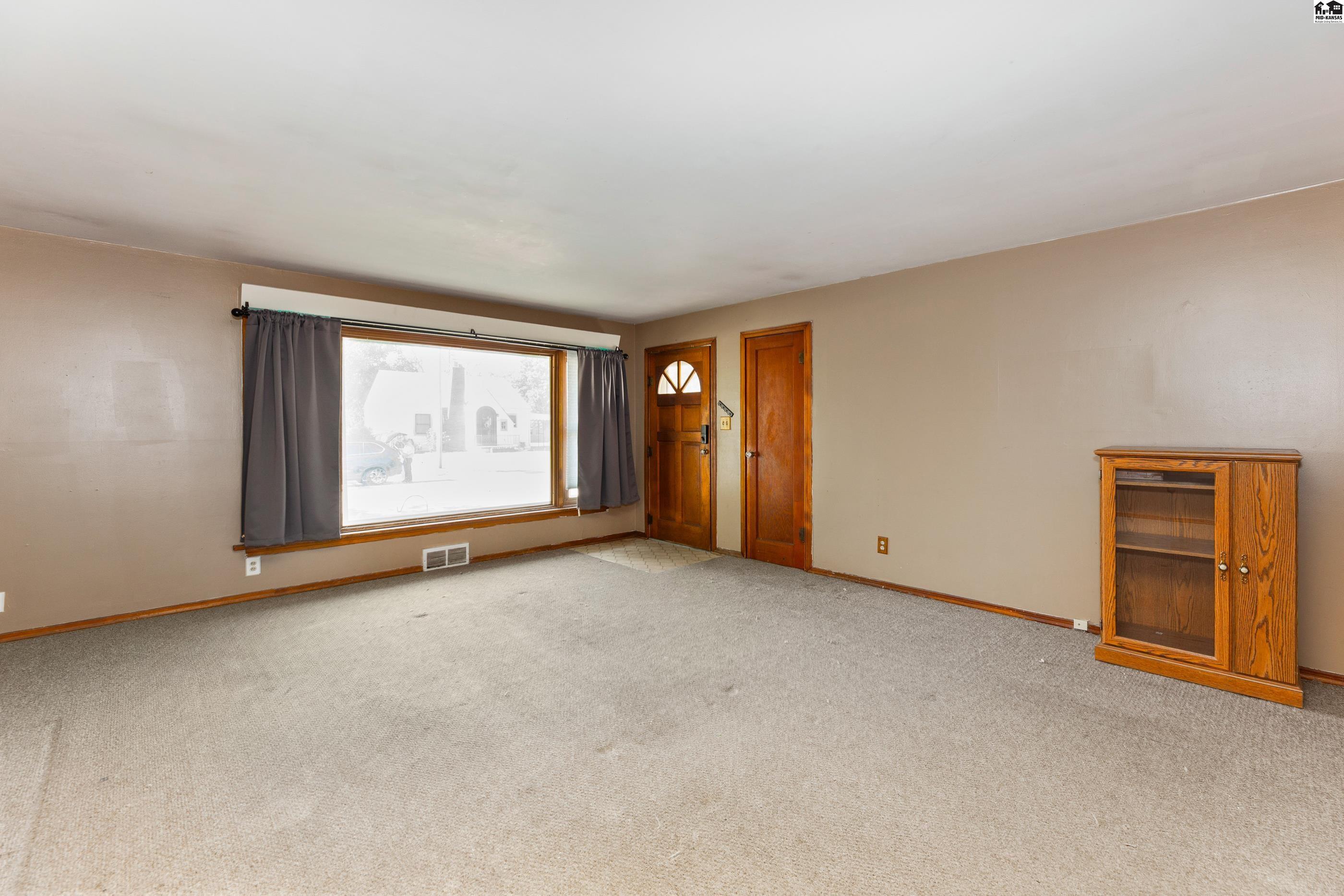 202 W 25th Avenue Hutchinson KS 67052