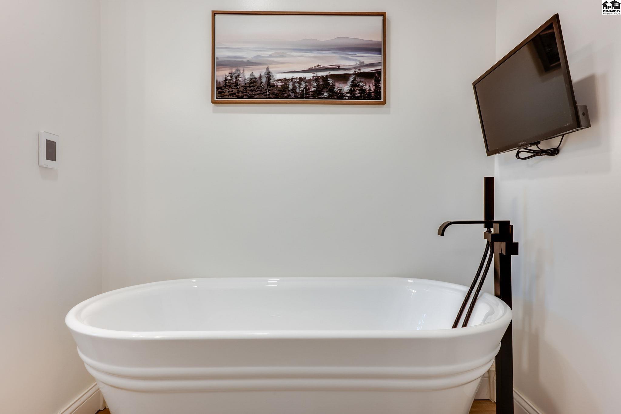 310 E First Avenue Norwich KS 67118