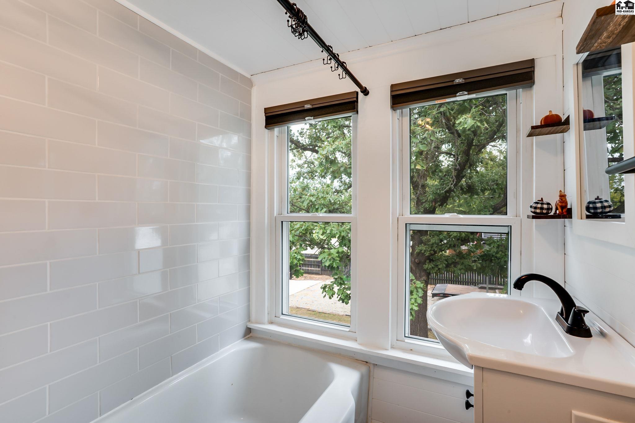 310 E First Avenue Norwich KS 67118