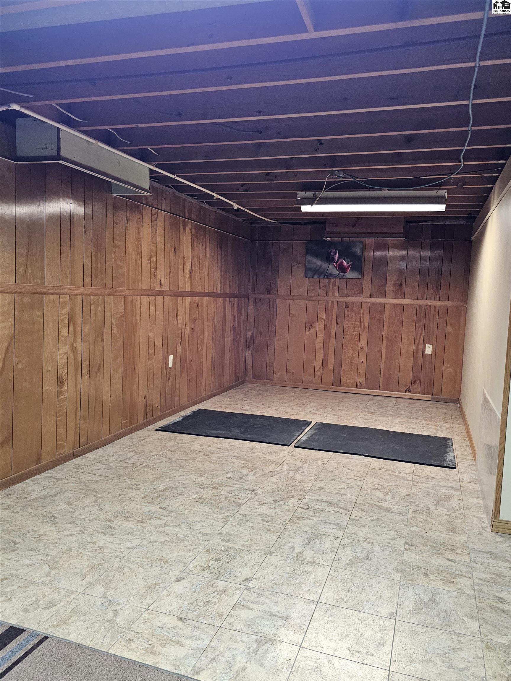 14 E Williams Avenue South Hutchinson KS 67505