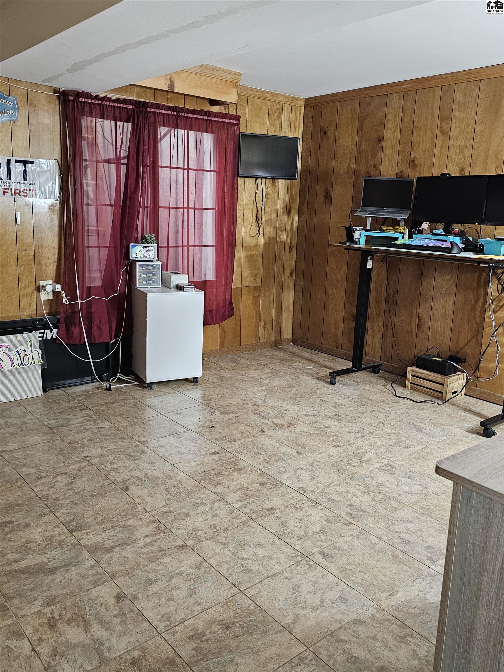 14 E Williams Avenue South Hutchinson KS 67505