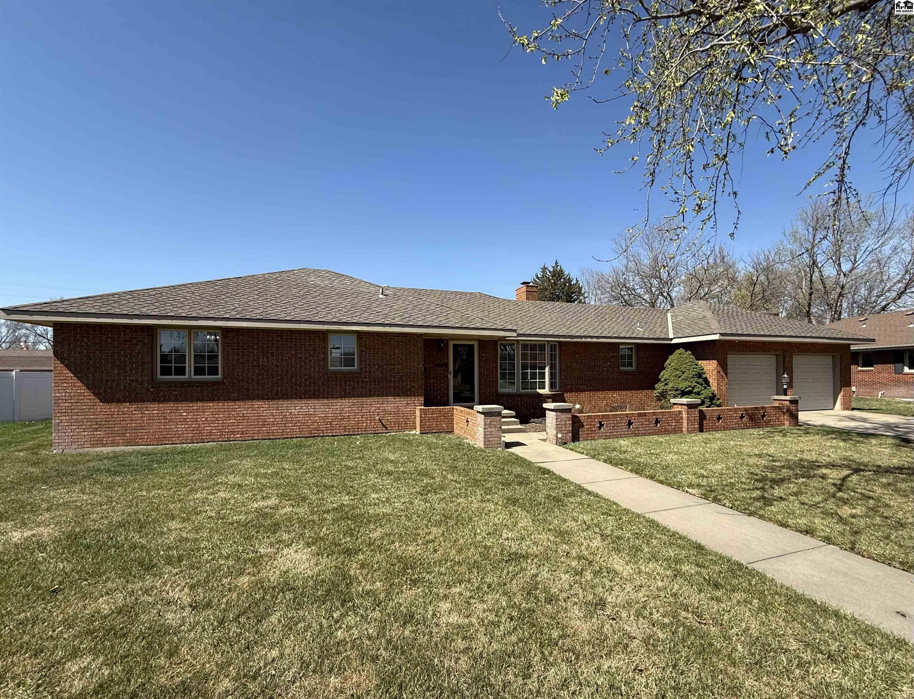 2609 Westminster Drive Hutchinson KS 67502
