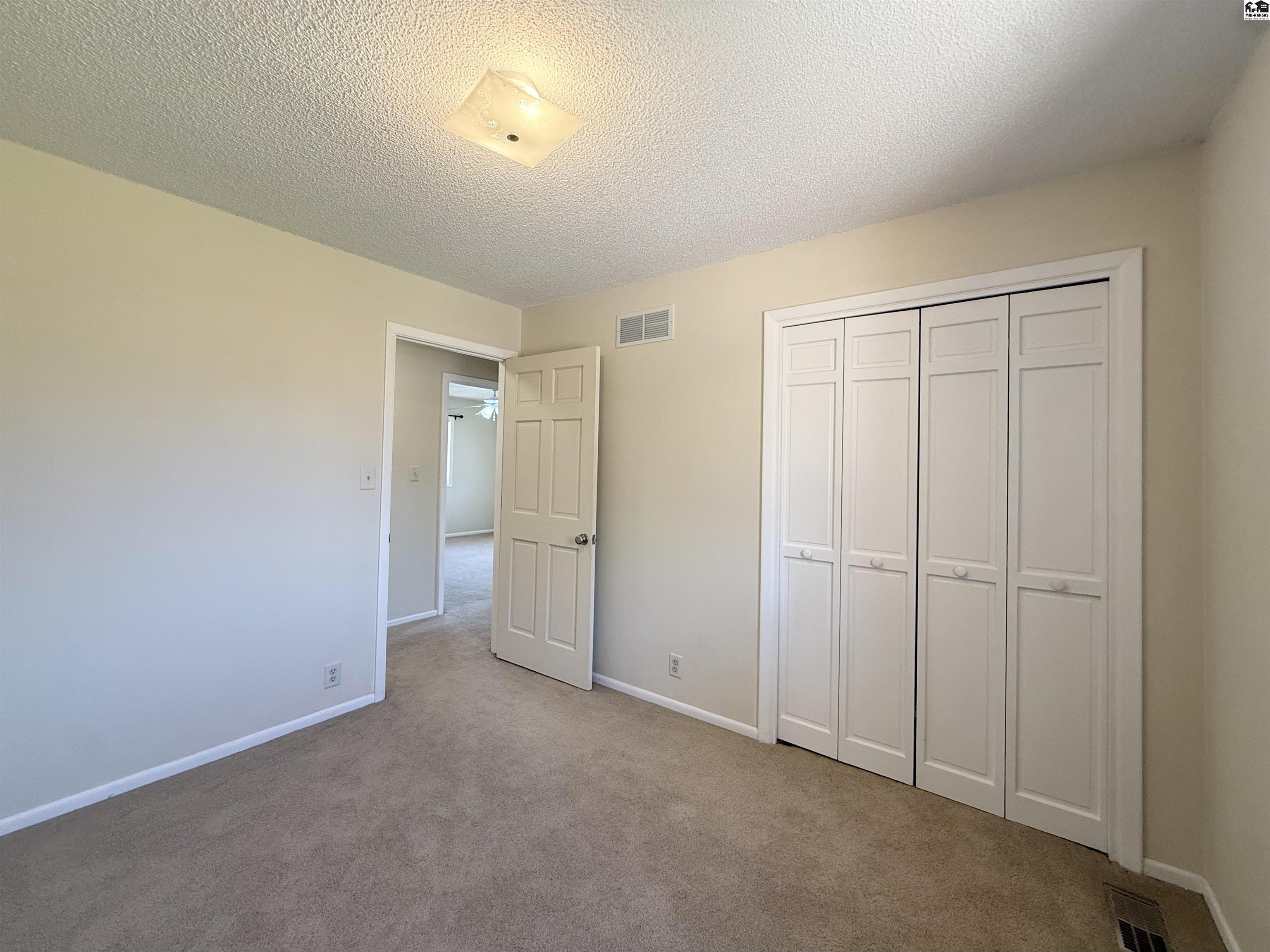 2609 Westminster Drive Hutchinson KS 67502