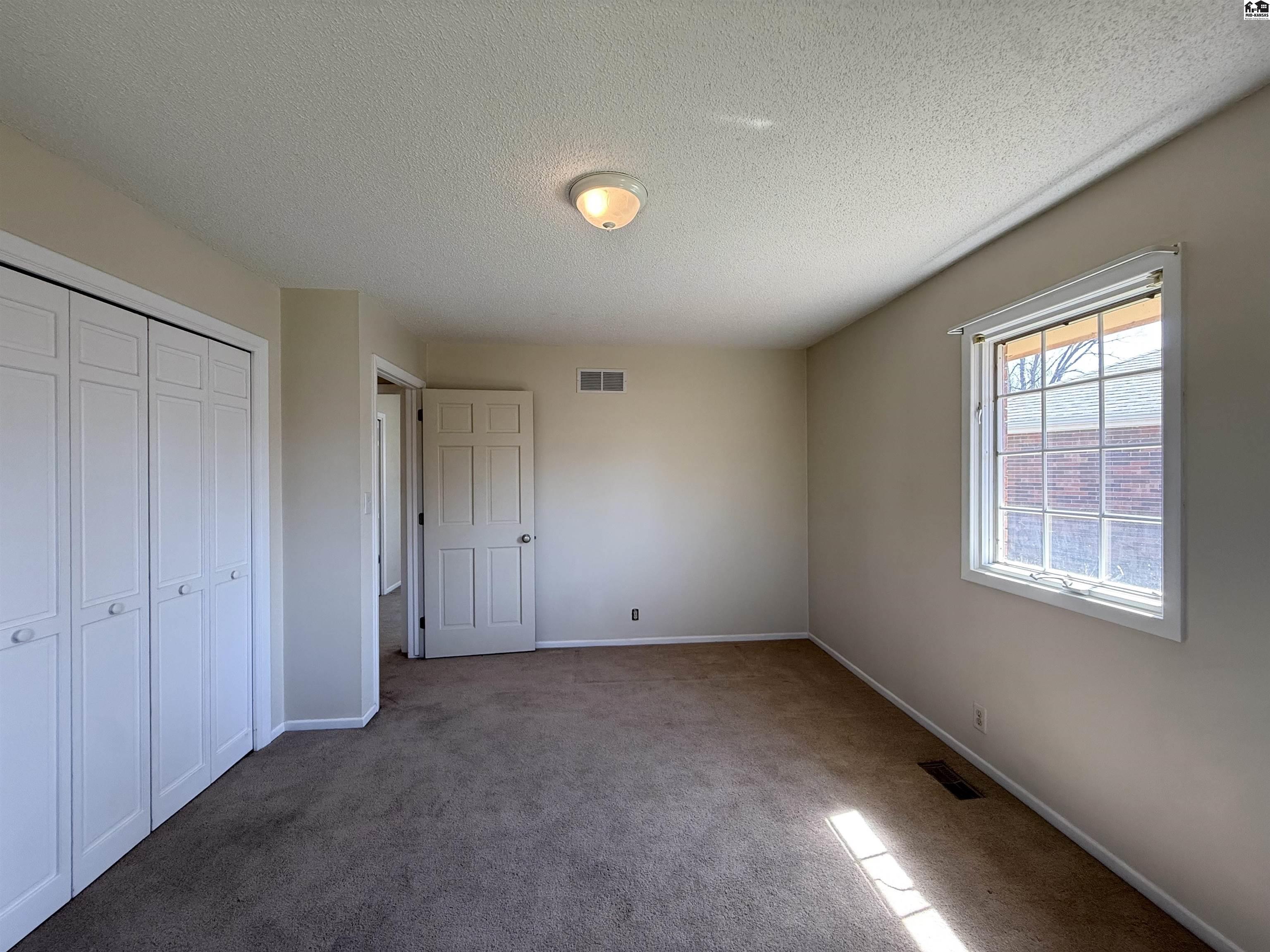 2609 Westminster Drive Hutchinson KS 67502