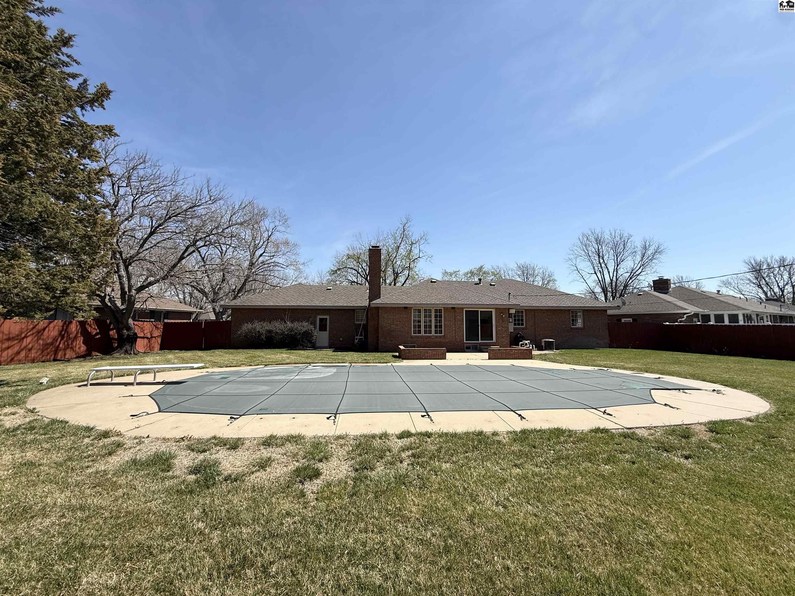 2609 Westminster Drive Hutchinson KS 67502