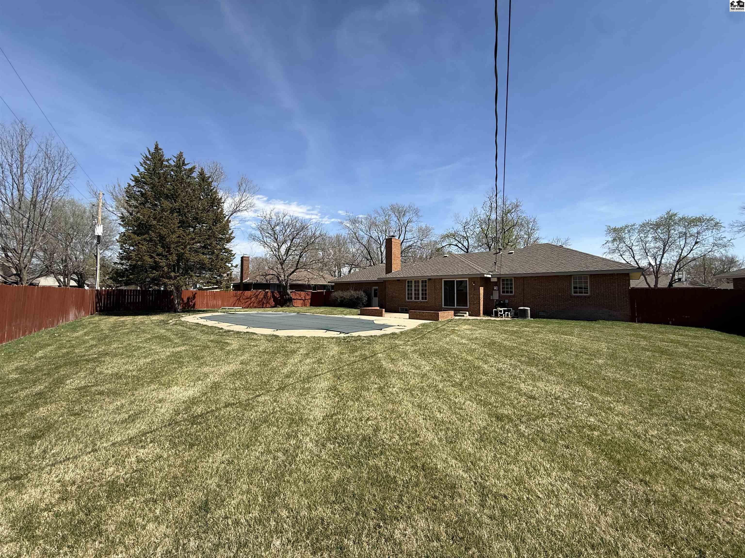 2609 Westminster Drive Hutchinson KS 67502