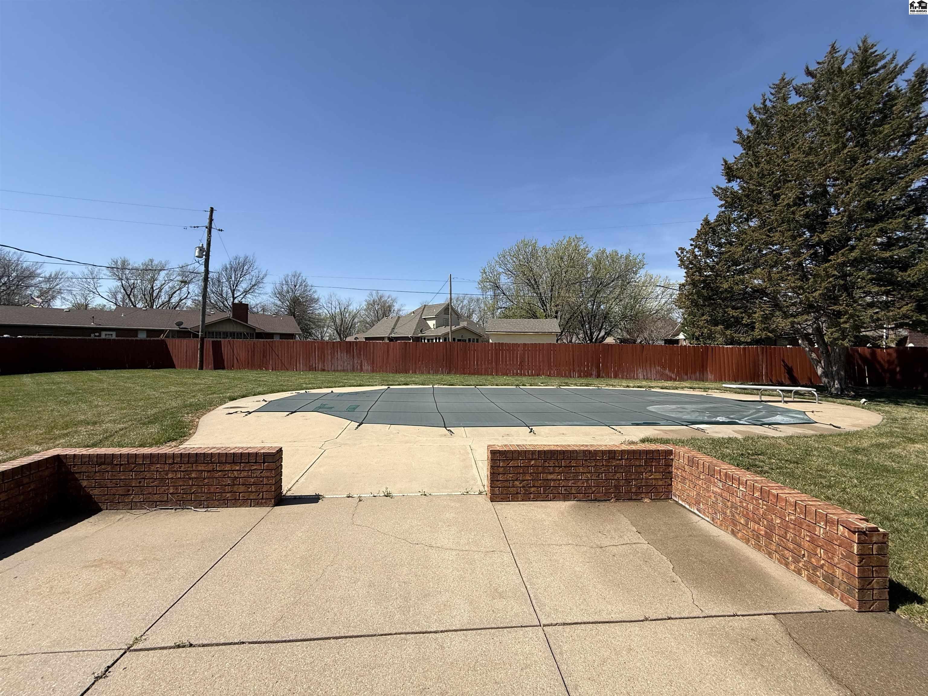 2609 Westminster Drive Hutchinson KS 67502