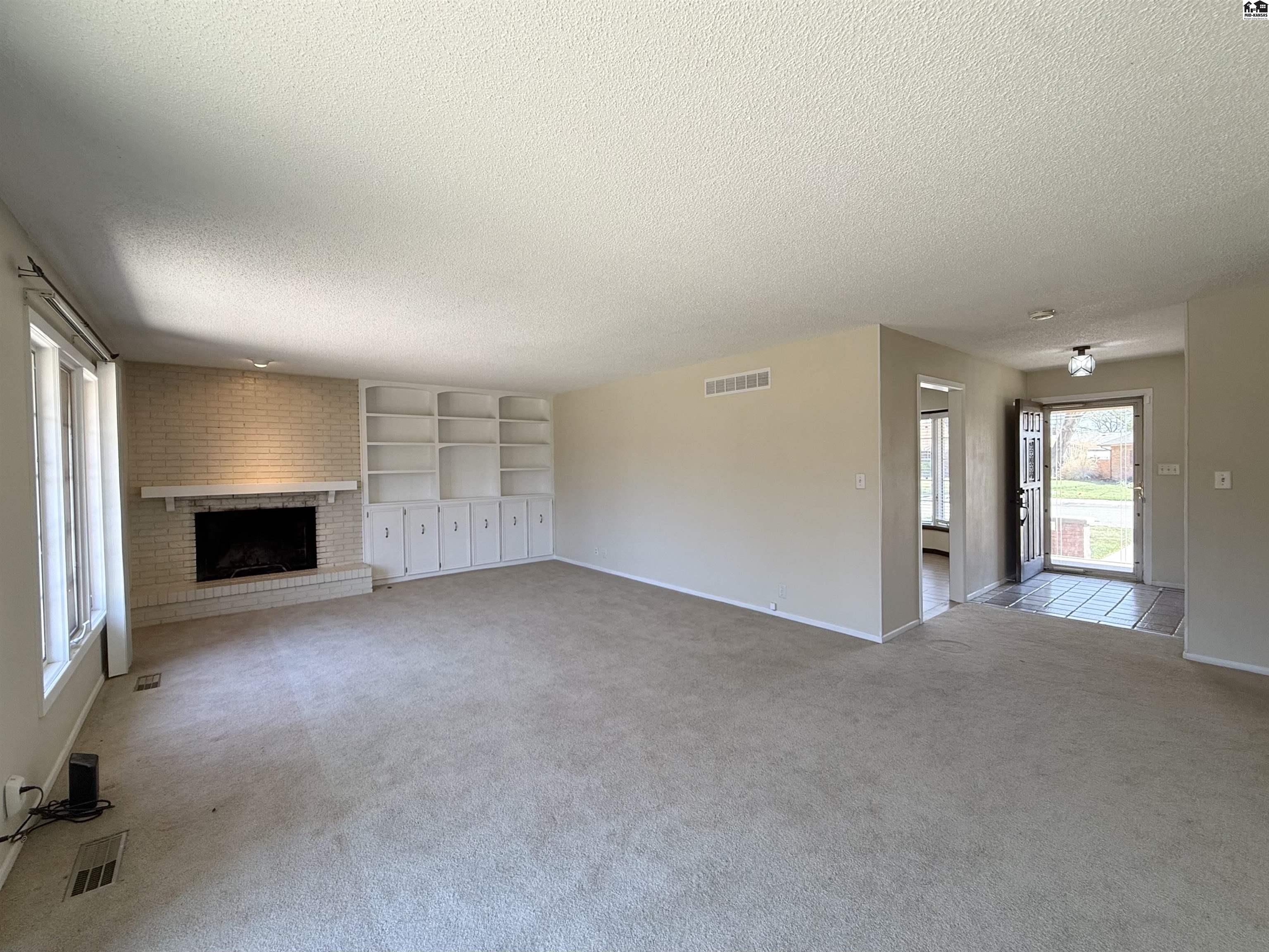 2609 Westminster Drive Hutchinson KS 67502