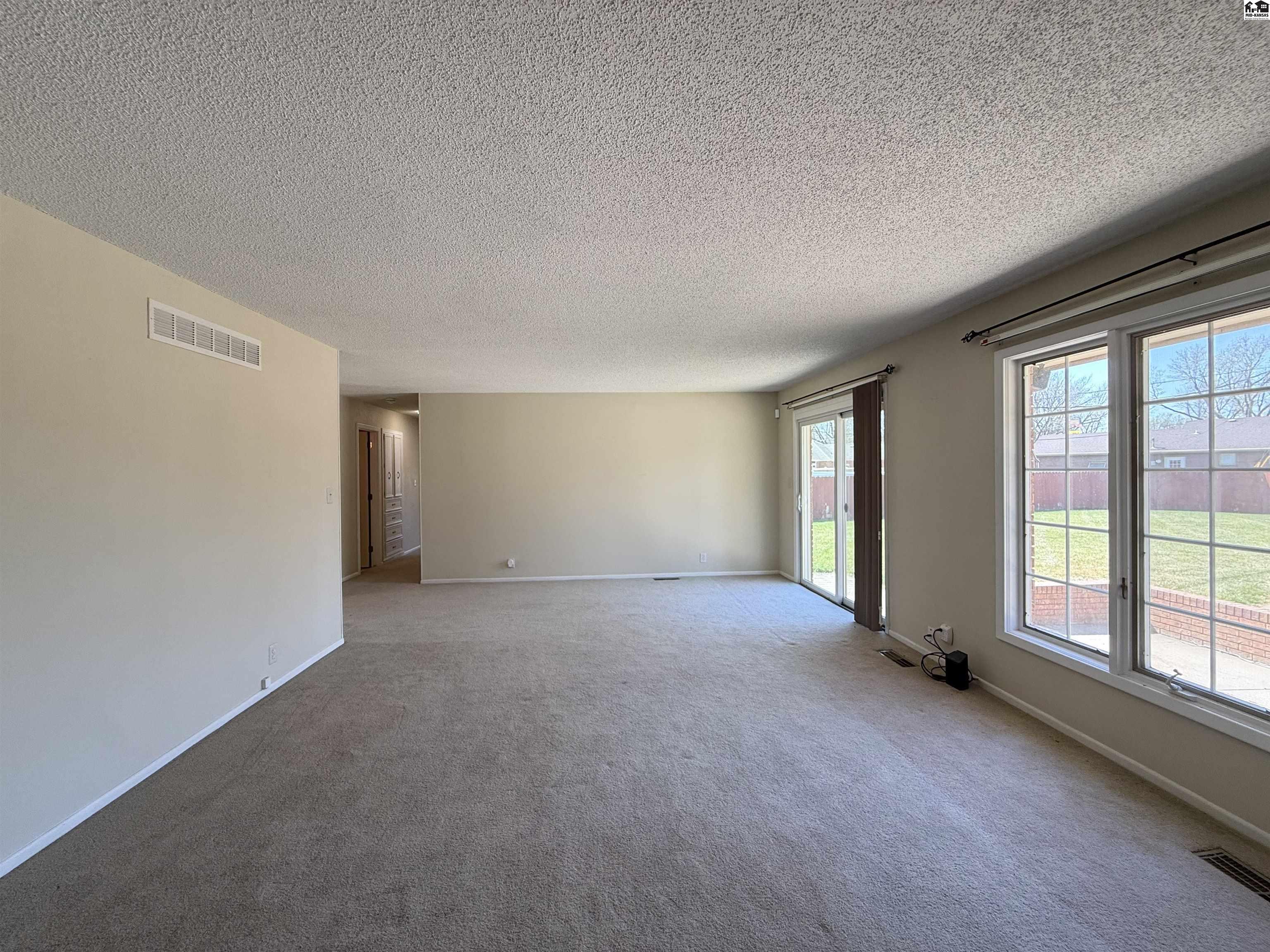 2609 Westminster Drive Hutchinson KS 67502